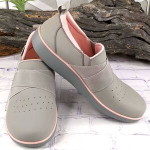 Alegria Savvie Perforated Professional Slip-Ons